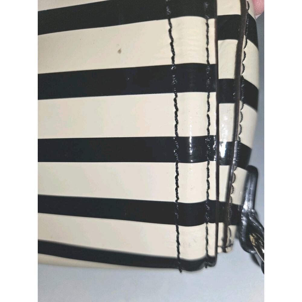 Kate Spade Chelsea Park Black Cream Striped Patent Leather Mini Crossbody 7x5x3 - Picture 10 of 13